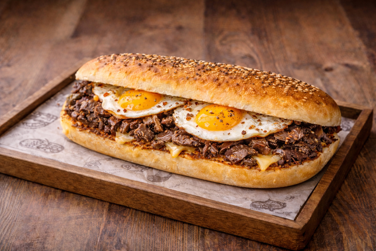 Kavurmalı Yumurtalı Ayvalık Tostu