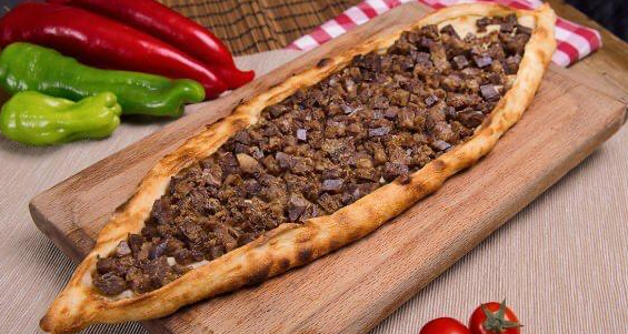 Kavurmalı Pide