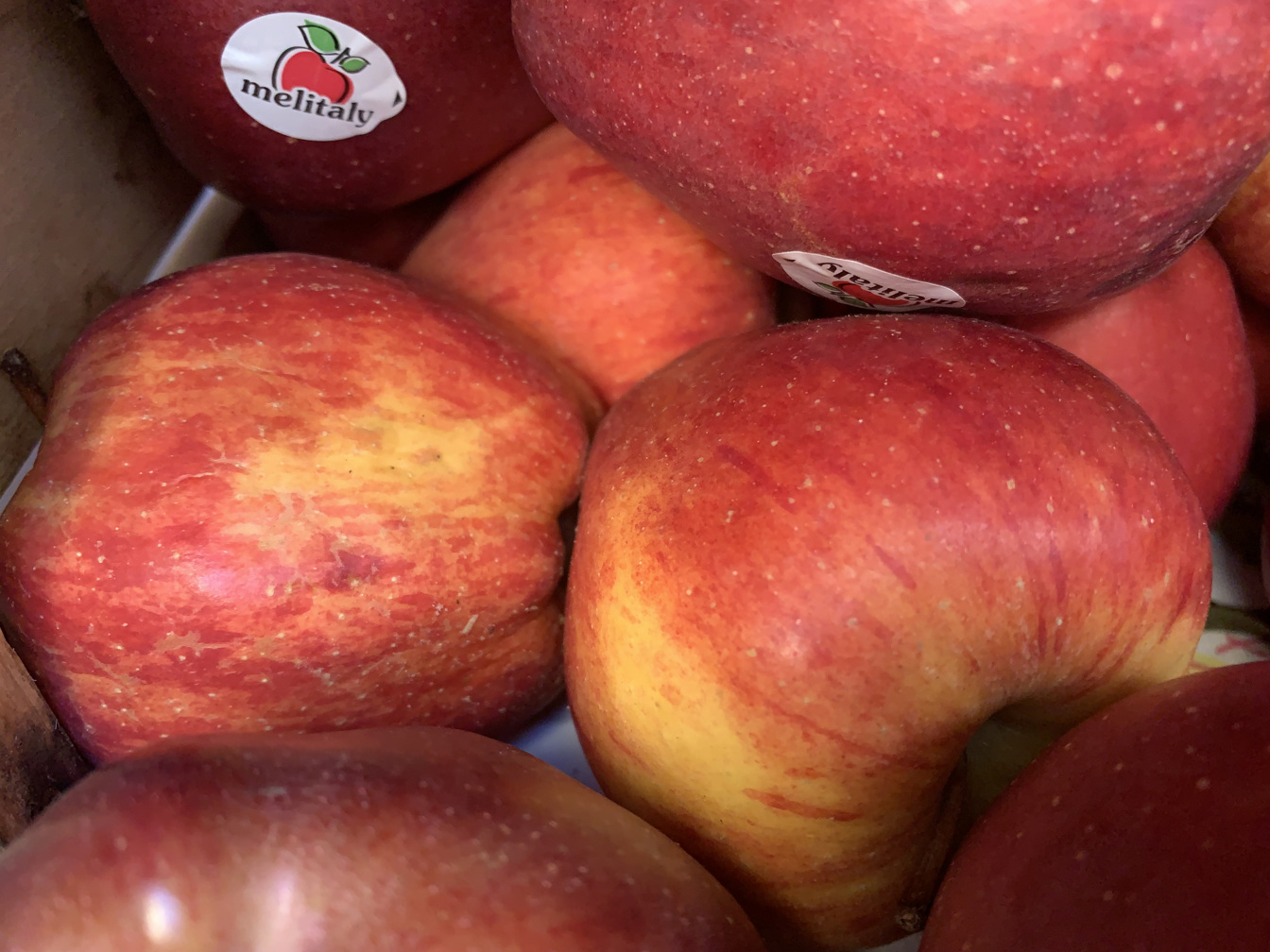 Red Apples - price per kilogram 