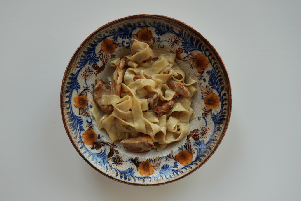 FUTTUCINI ALFREDO MAKARNA