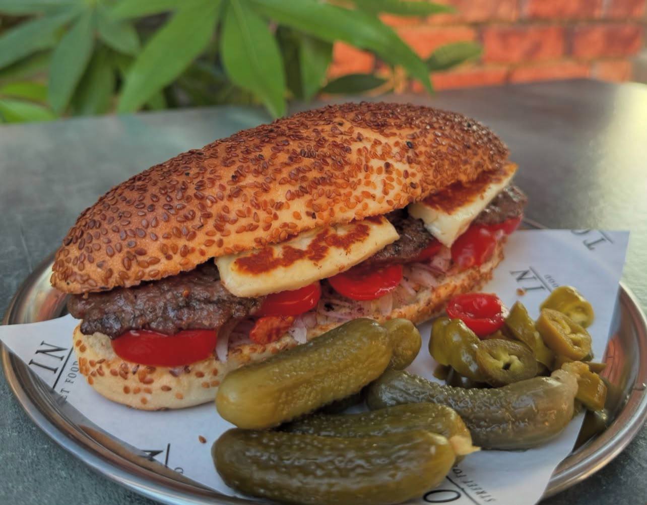 EKMEK ARASI IZGARA KÖFTE