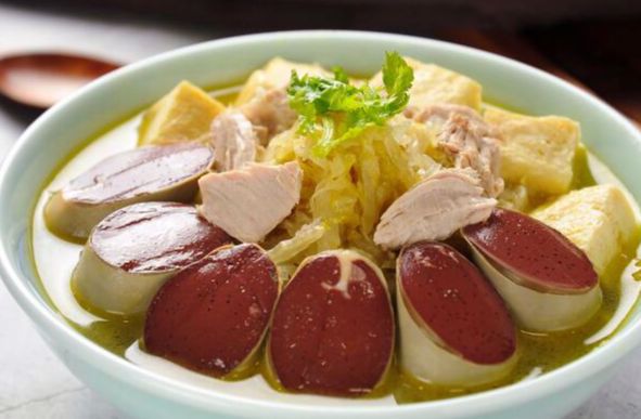 酸菜血肠   Кровяная свинина с кислой капуста