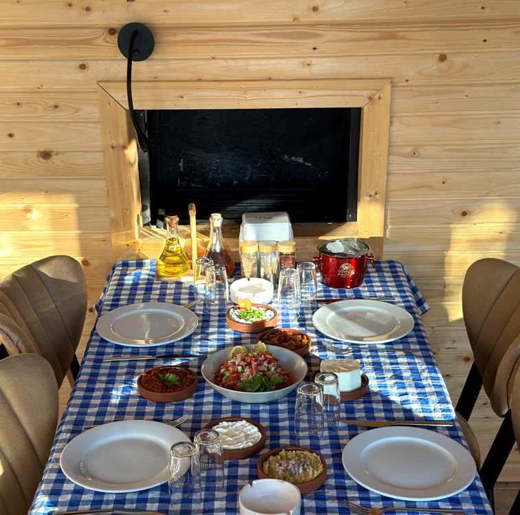 Fix Menü Sınırsız Meze (4 Kişi ve Üzeri) Kişi Başı