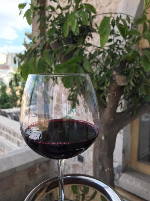 GLASS OF RED WINE