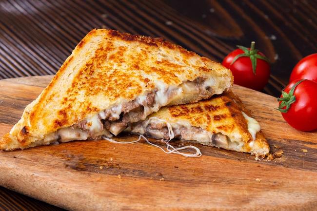 Kavurma Kaşarlı/Saat 10:00 a kadar 1 çay Hediyeli