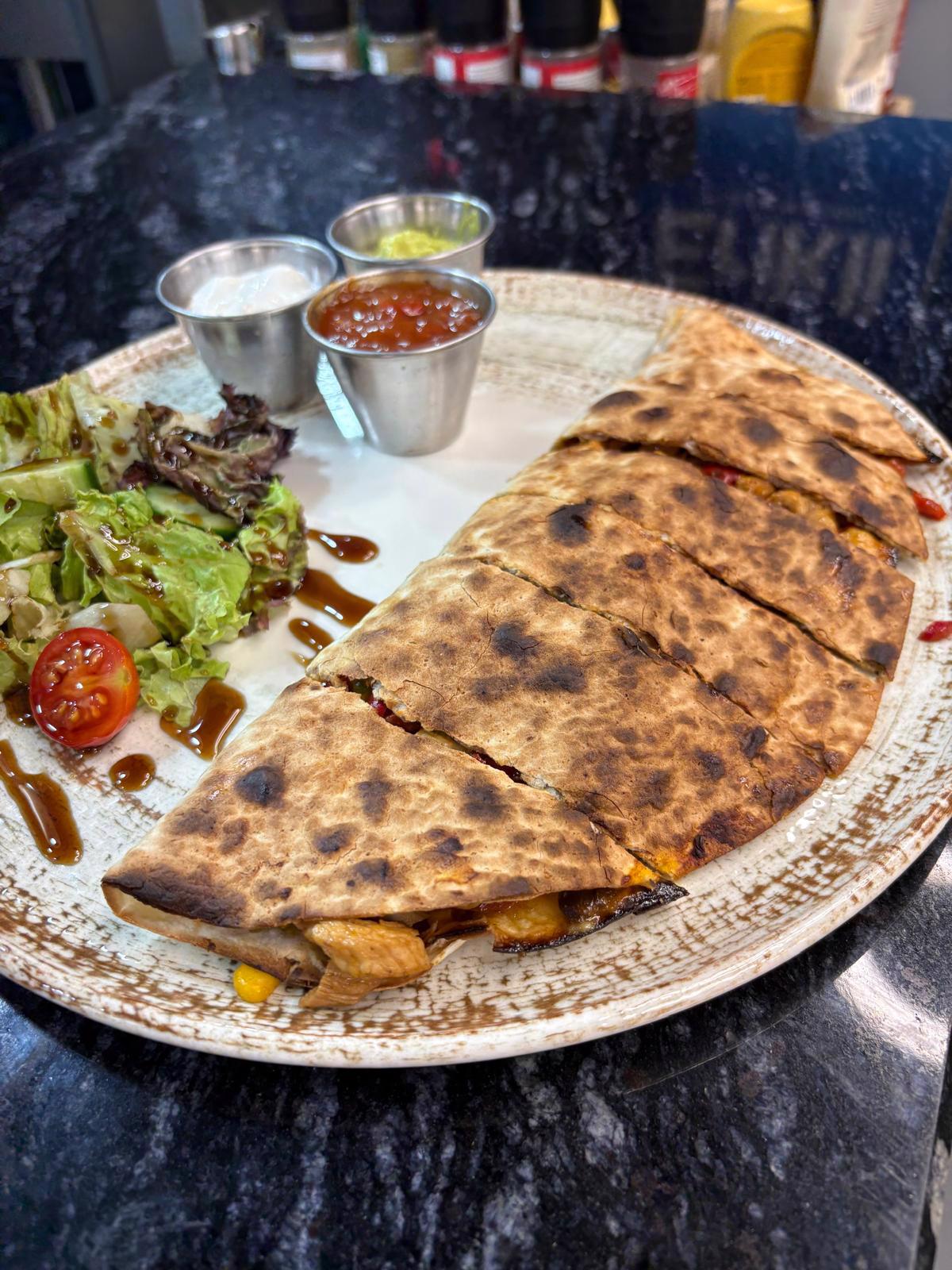 Tavuk Quesadilla