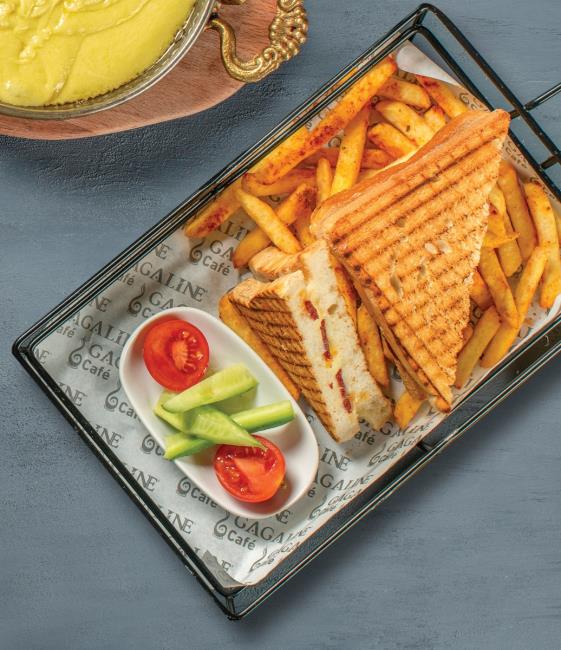 Karışık Tost ( Sucuk - Kaşar Peyniri )