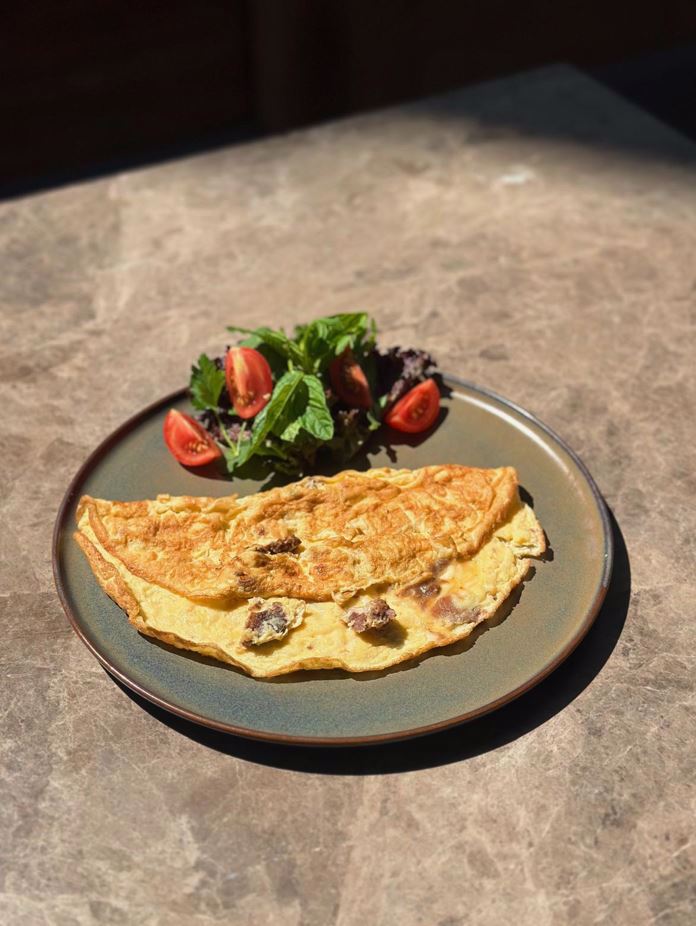 Kavurma Kaşarlı Omlet