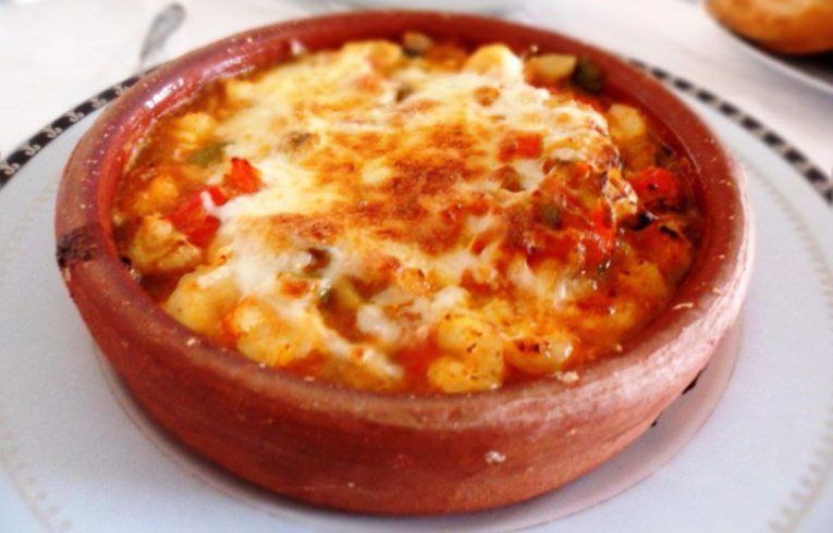Güveçte Mantarlı Kaşar