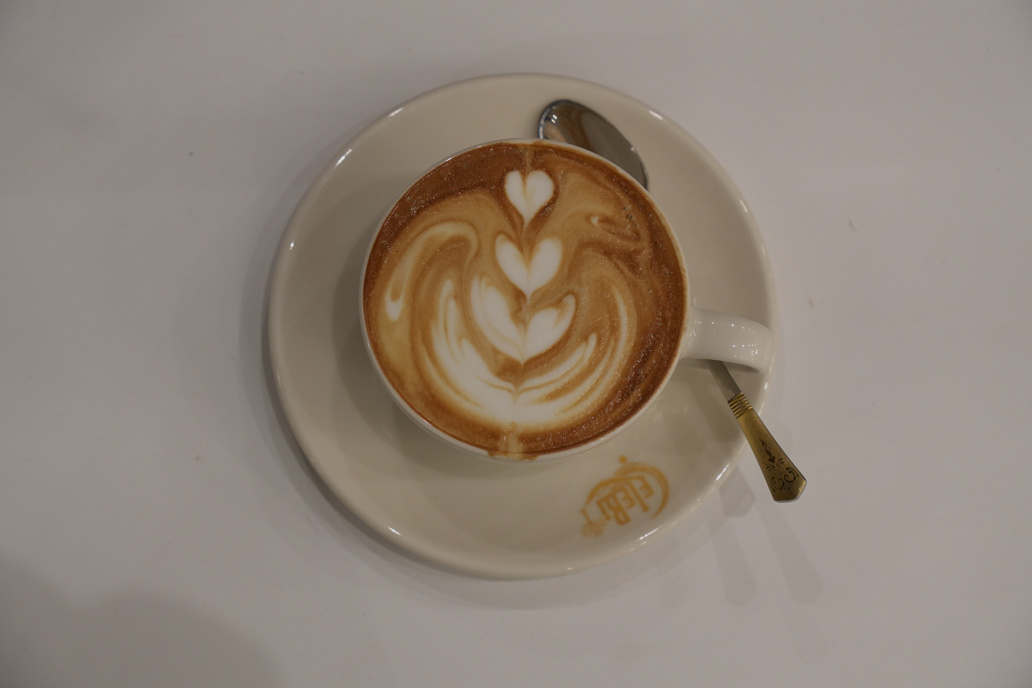 FLAT WHITE