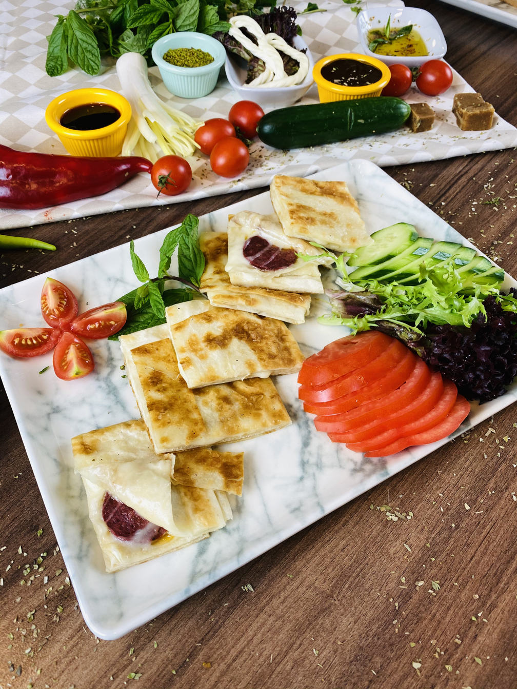Gözleme Karışık (Sucuk--Mozzarella)