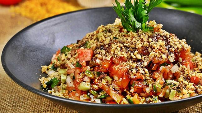 Gemischter Salat mit Walnuss