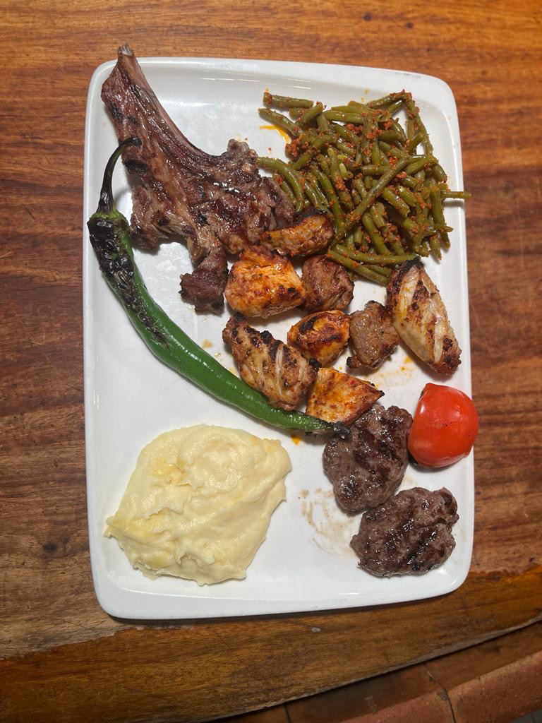 Karisik Izgara (Assiette De Grillade Mixte)