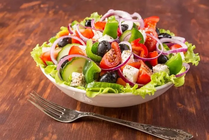 Akdeniz salata duble