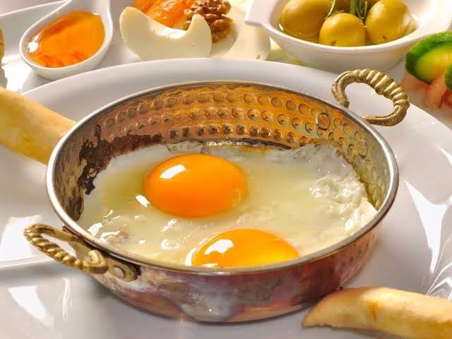 Sahanda Sade Yumurta