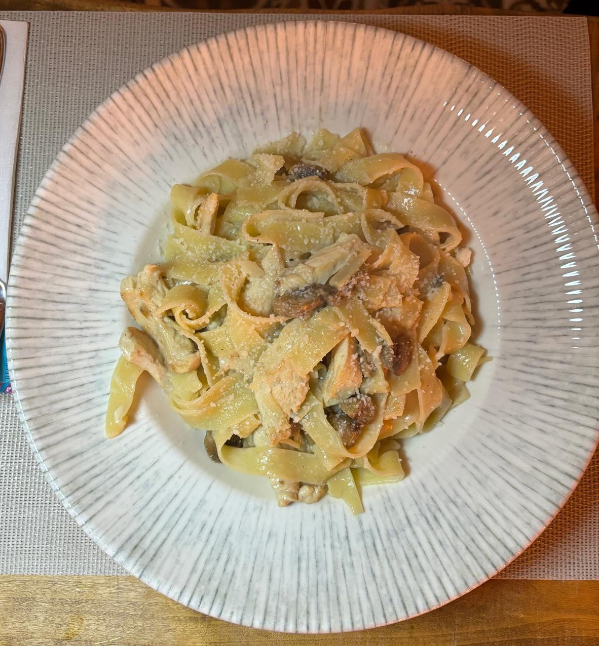 Tavuklu Fettucini Alfredo