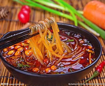 酸辣粉-Острая и кислая вермишель