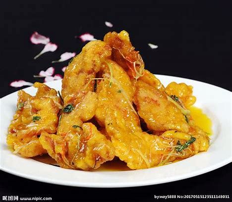 锅包肉-Мясо, обжаренное во фритюре