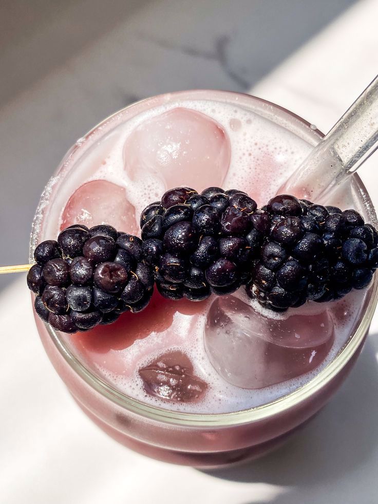 Ice Blackberry Latte 