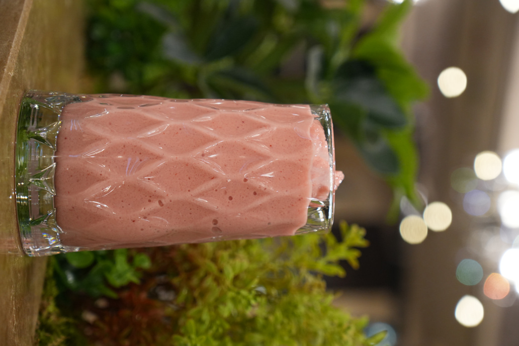 	 STRAWBERRY MILKSHAKE