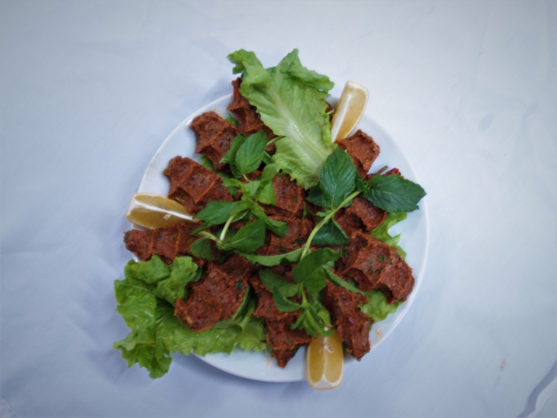 ETLİ ÇİĞKÖFTE