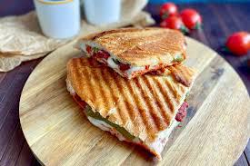 Beyaz Peynirli Tost