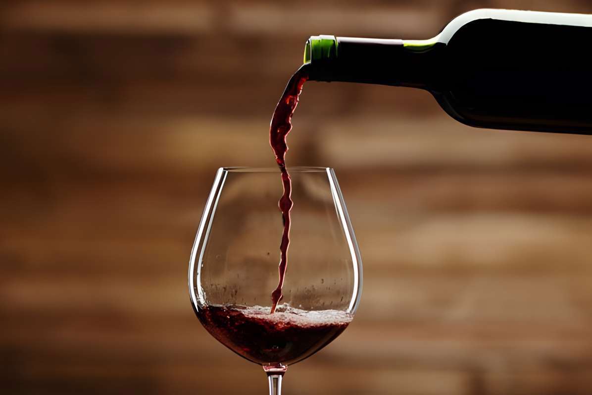 GLASS RED WINE