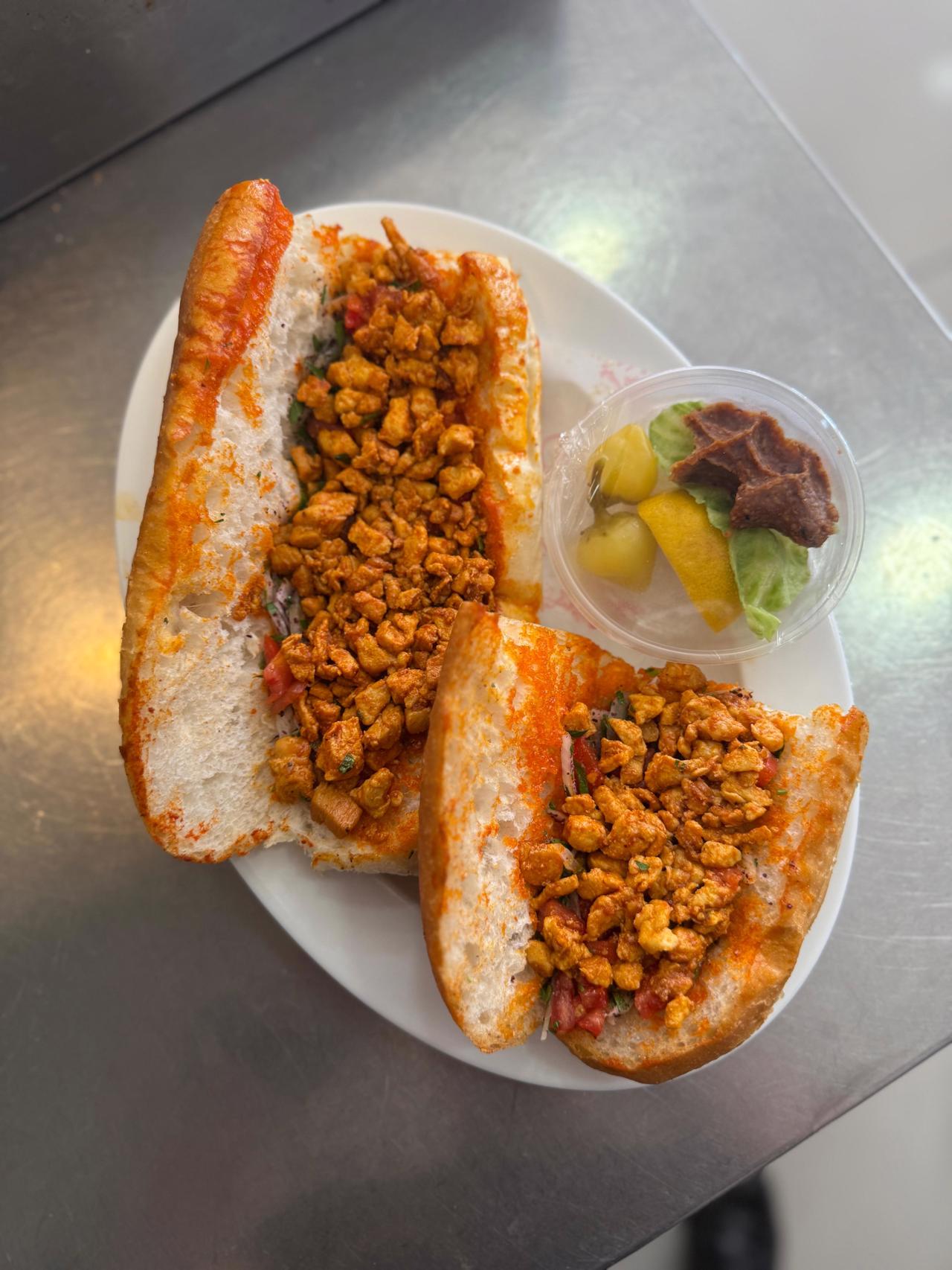 Üç Çeyrek Ekmek Tavuk Tantuni 