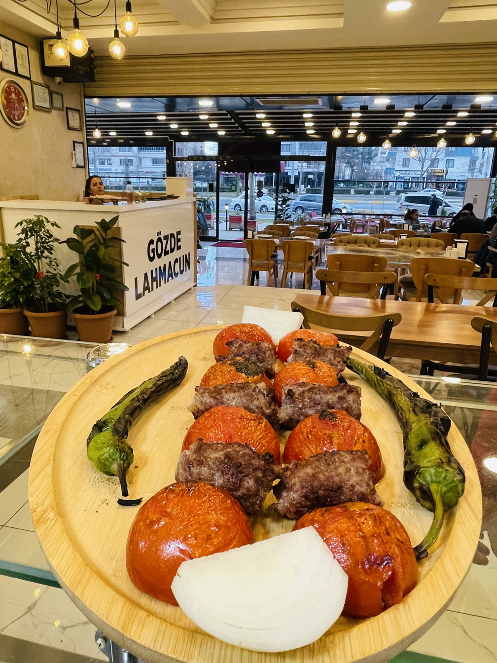 DOMATESLİ KEBAP