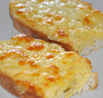 Kaşarlı Ekmek