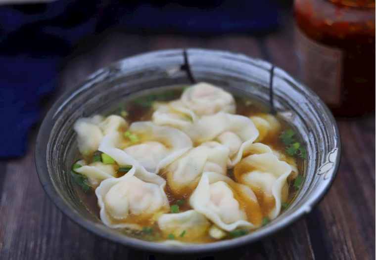 馄饨 - ХУН-ТУН