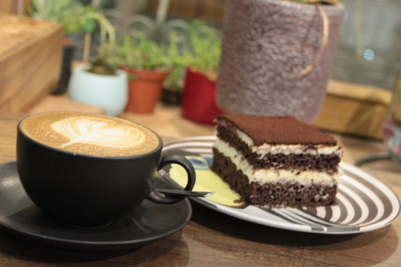 Tiramisu & İstediğiniz Soğuk İçecek