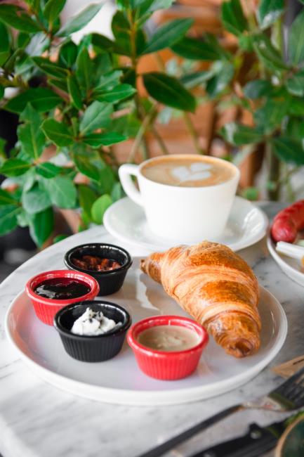 FRENCH BREAKFAST