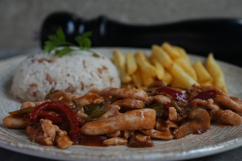 BARBEKÜ SOSLU TAVUK