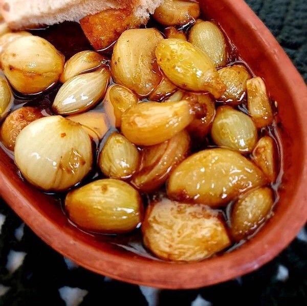 Güveçte Soğan Sarımsak