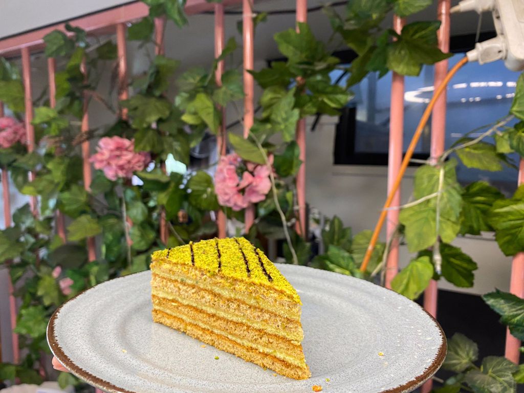 Ballı Fıstıklı Pasta