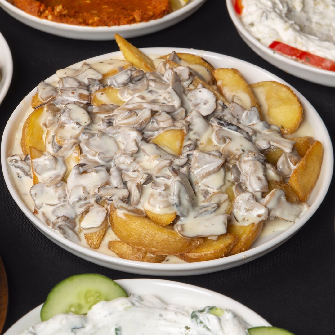 Patato Chips with Cream and Mushrooms