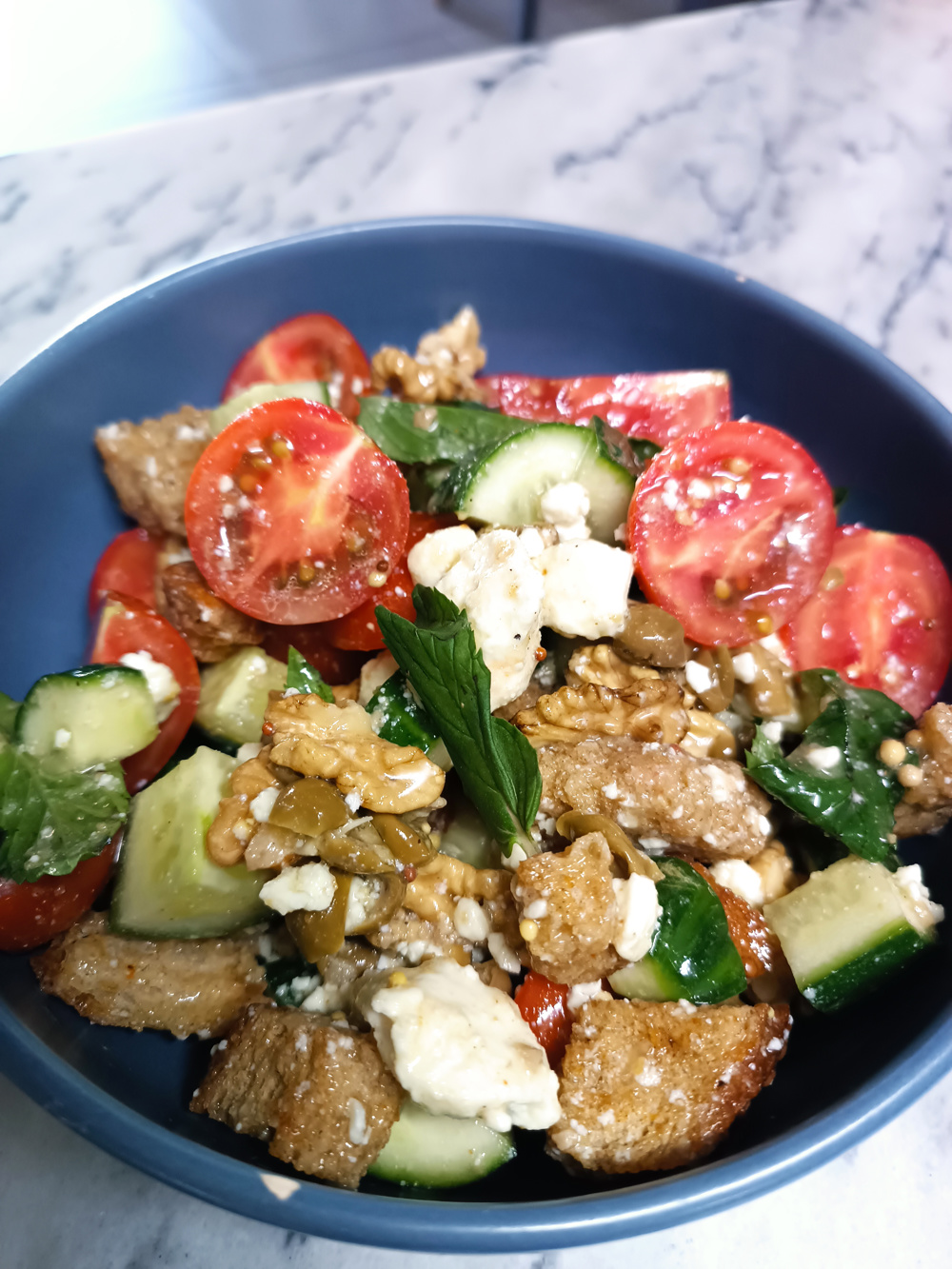 Tulum peynirli  dukas salata