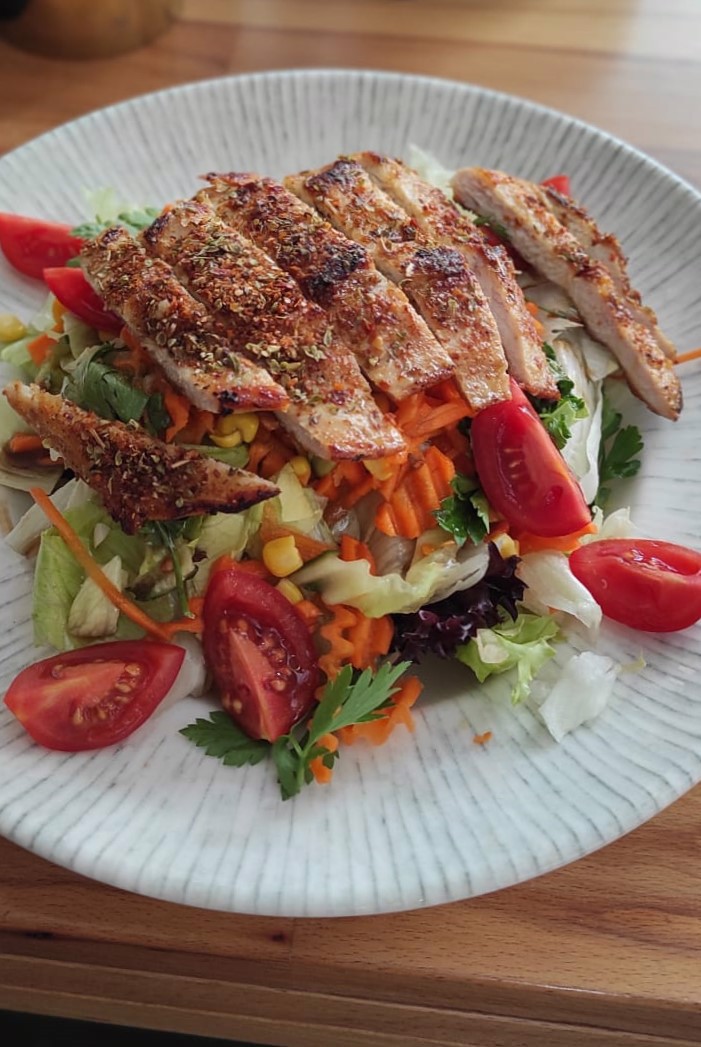 Izgara Tavuk Salata