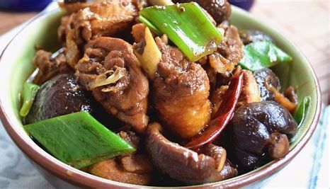 小鸡炖蘑菇-Курица с грибами