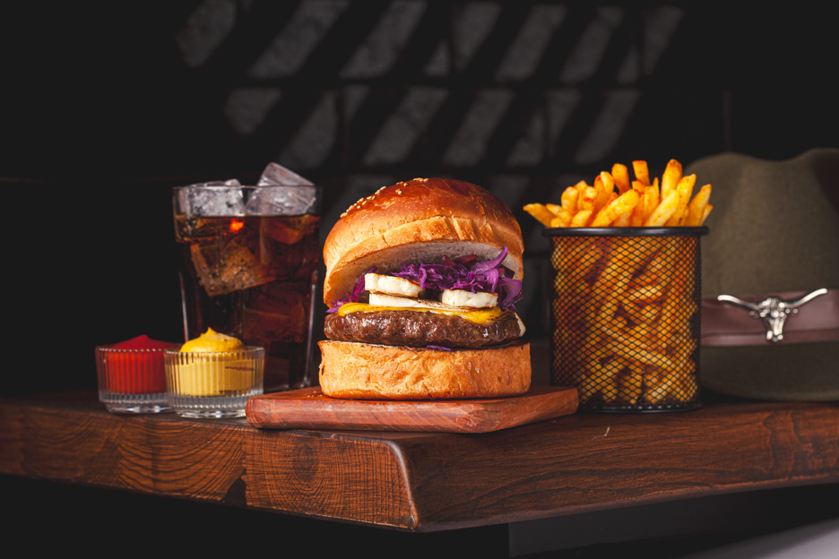 THREE CHESE BURGER