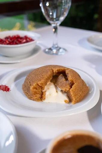 DONDURMALI İRMİK TATLISI