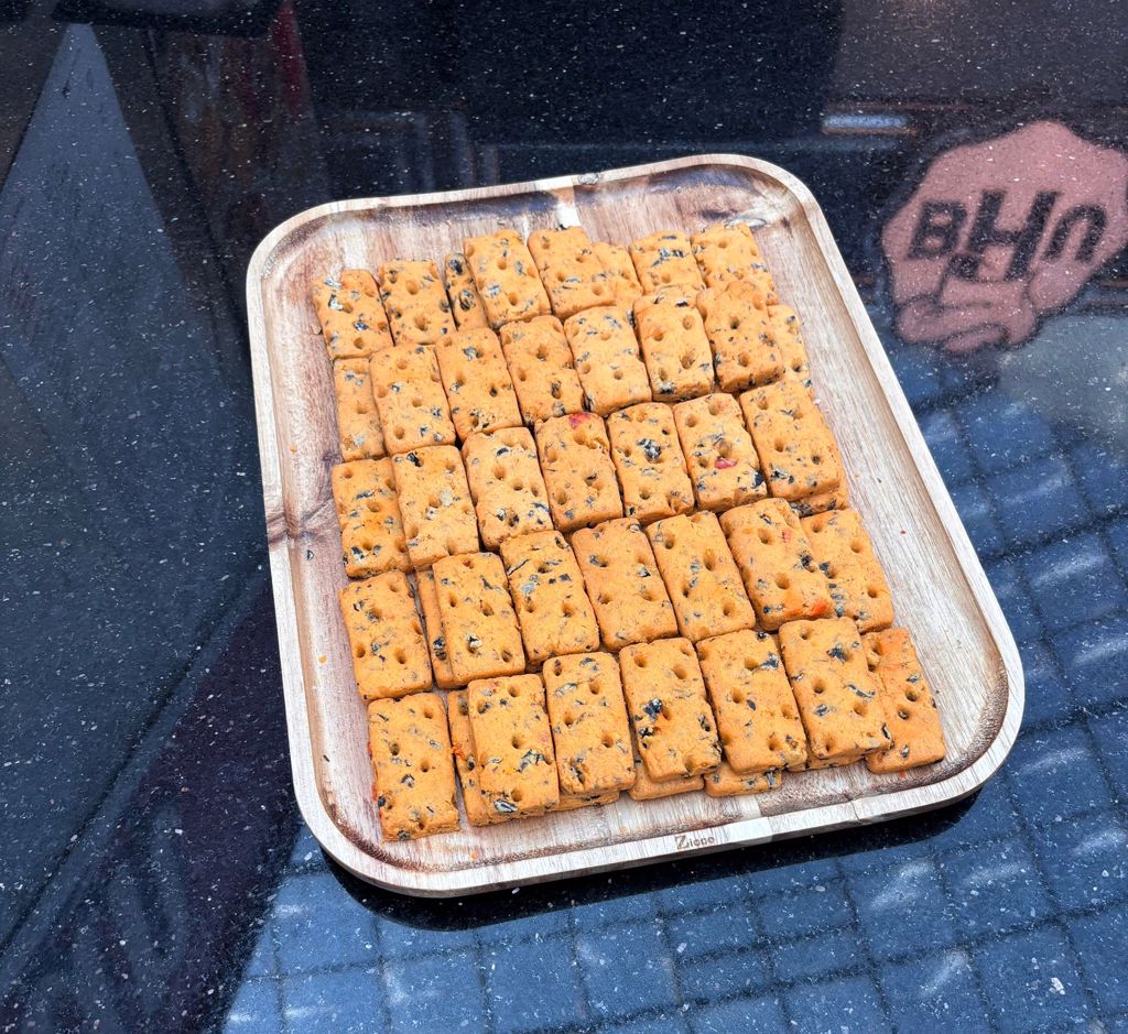 Acılı Zeytinli Kurabiye (1 kg)