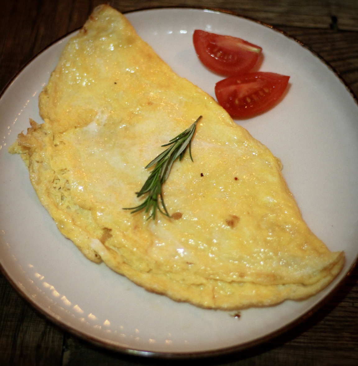 OMLETTE (WITH CHEESE,MUSHROOM,SPINACH OR SUJUK)
