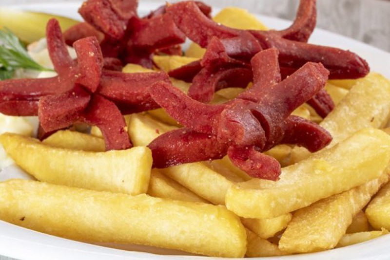 ÇİÇEK SOSİS VE PATATES KIZARTMASI