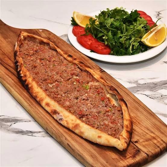 Kıymalı pide