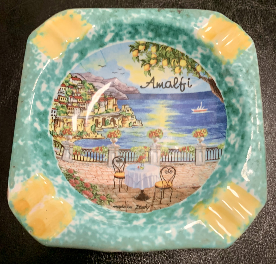 Ashtrays €9,00