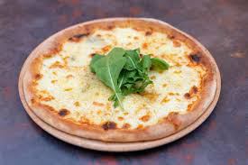 4 PEYNİRLİ PİZZA