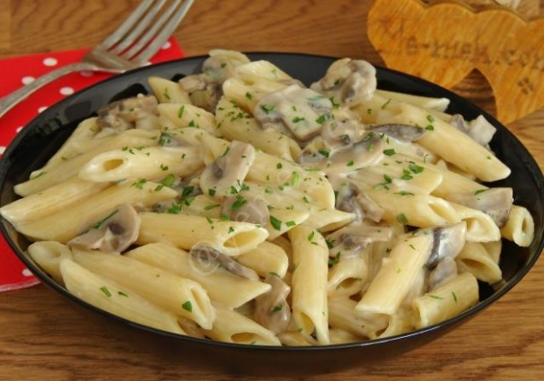 Kremalı Mantarlı Makarna