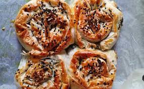 Peynirli Gül Böreği